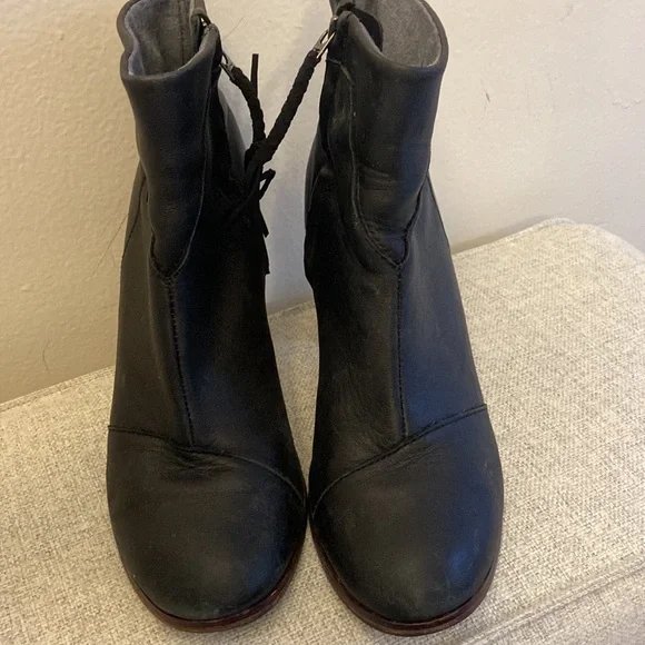 Black Tom’s Bootie Heels - Picture 2 of 5
